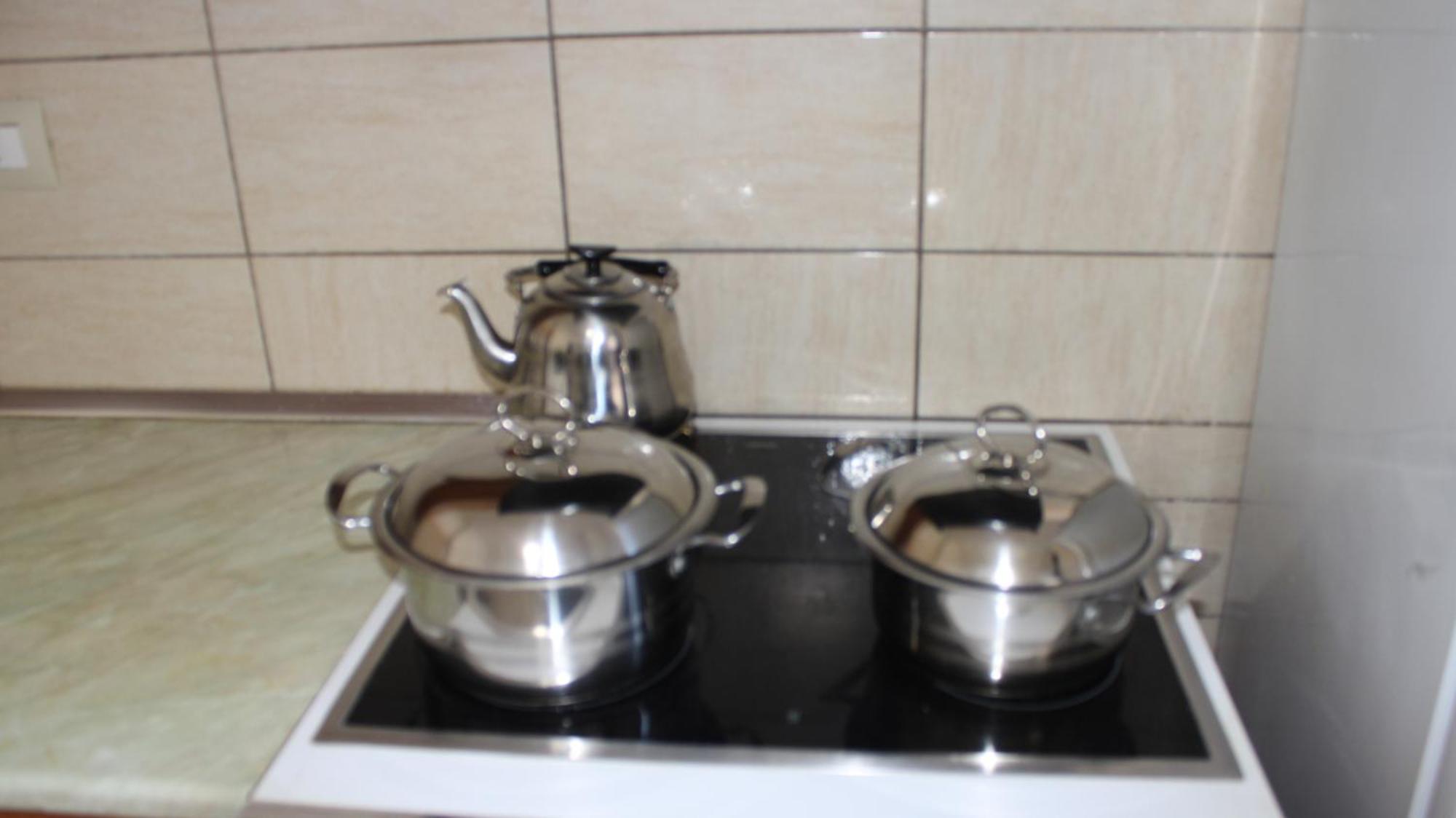 Crew Hostel Tirana Bagian luar foto