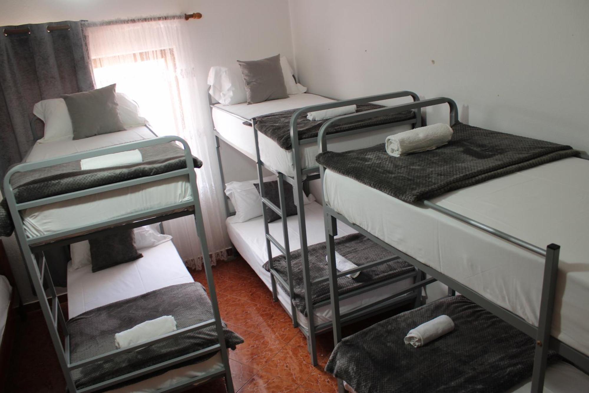 Crew Hostel Tirana Bagian luar foto