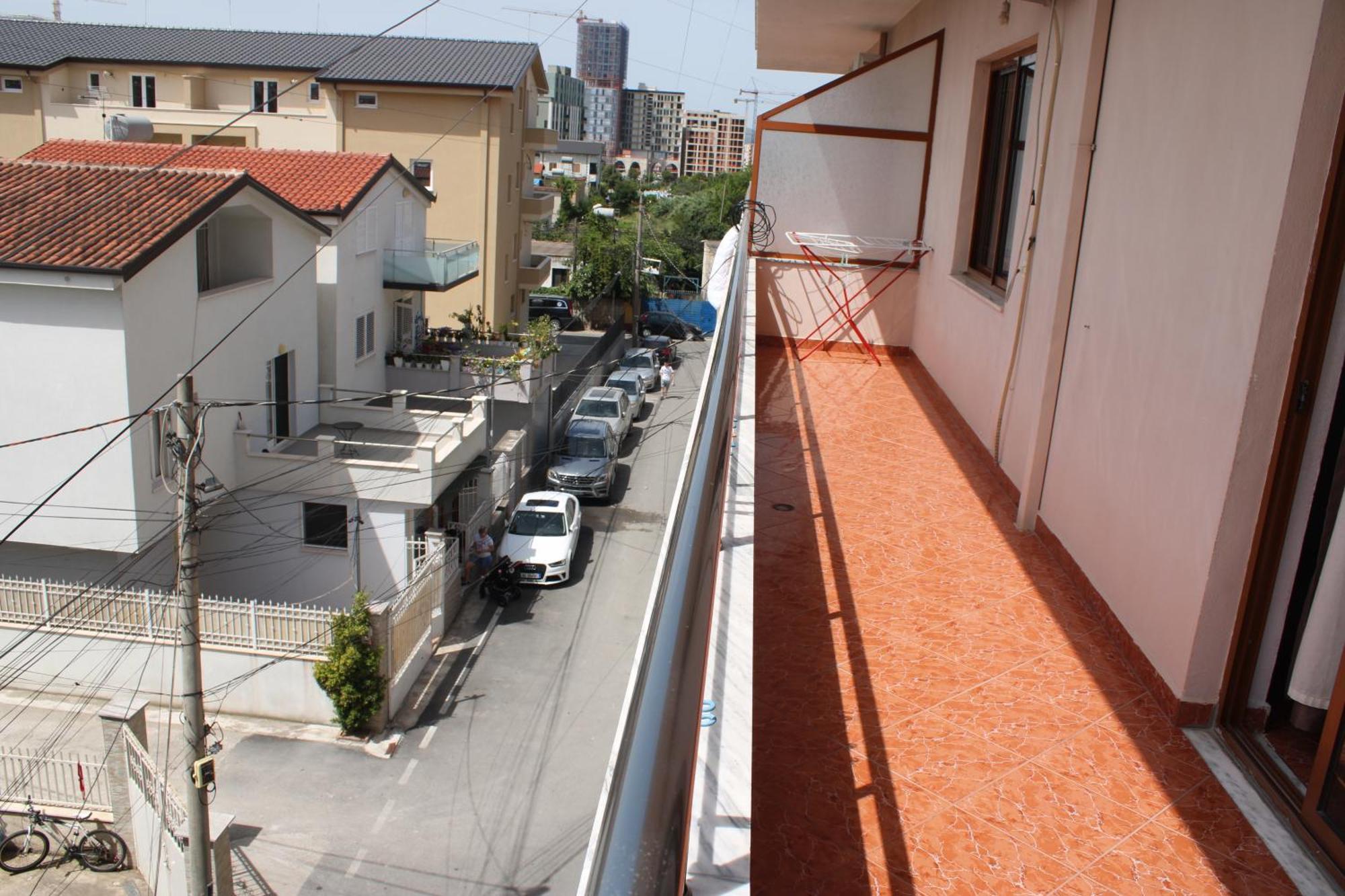 Crew Hostel Tirana Bagian luar foto