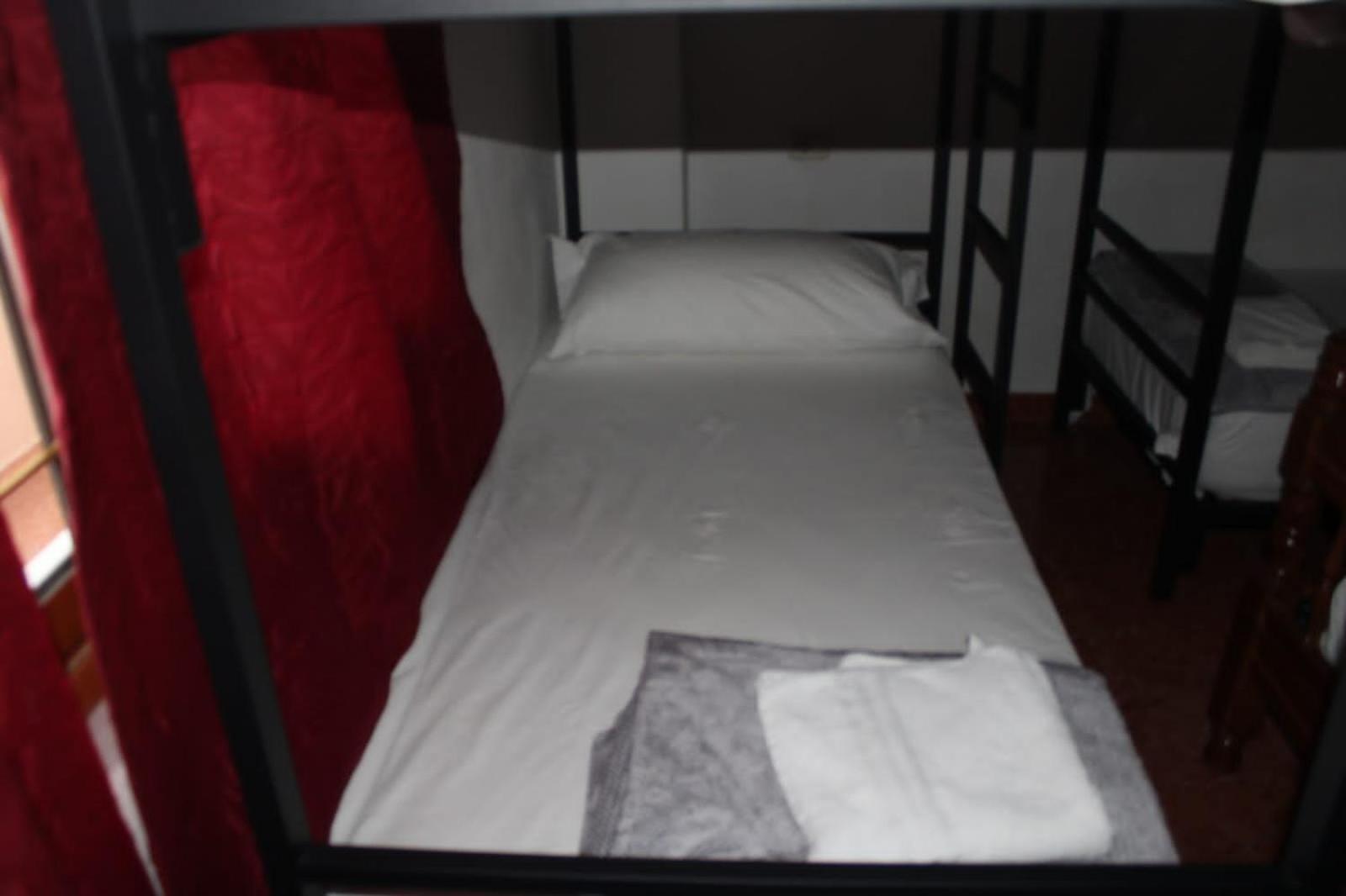 Crew Hostel Tirana Bagian luar foto