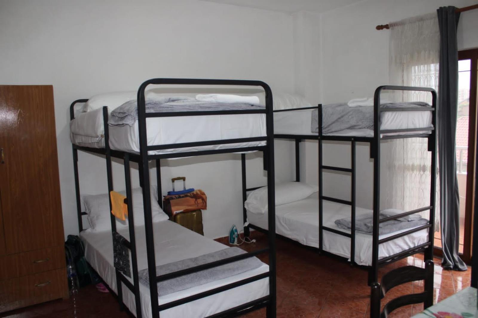 Crew Hostel Tirana Bagian luar foto