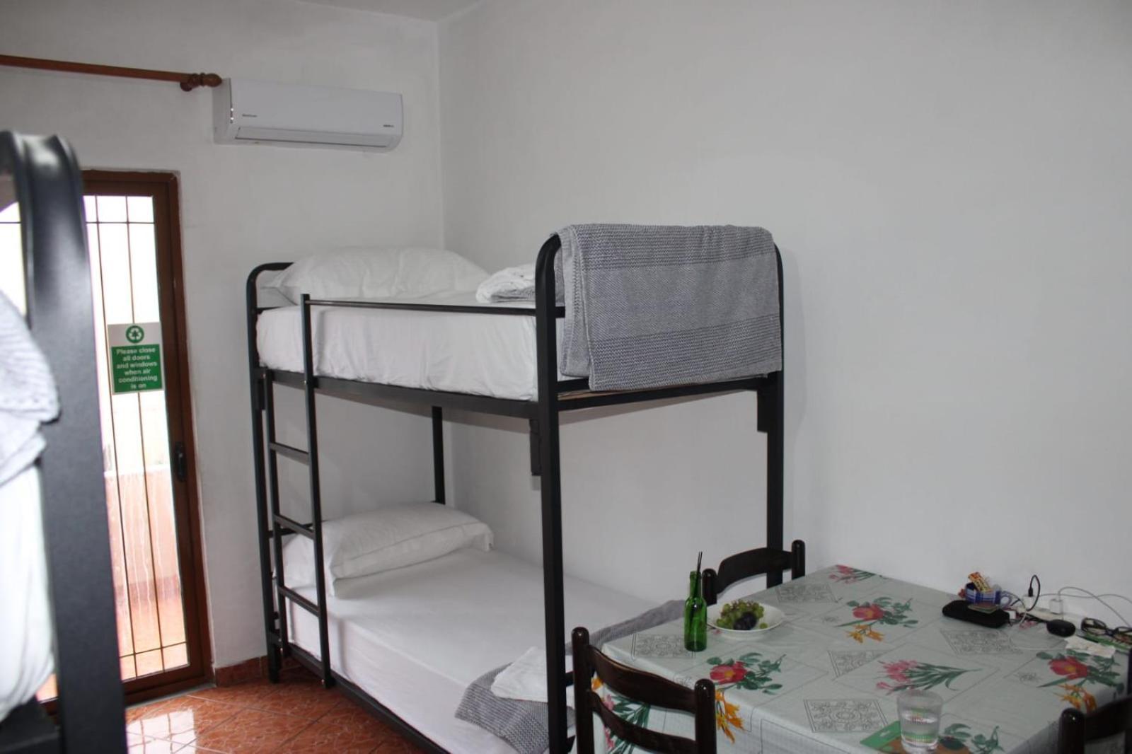 Crew Hostel Tirana Bagian luar foto